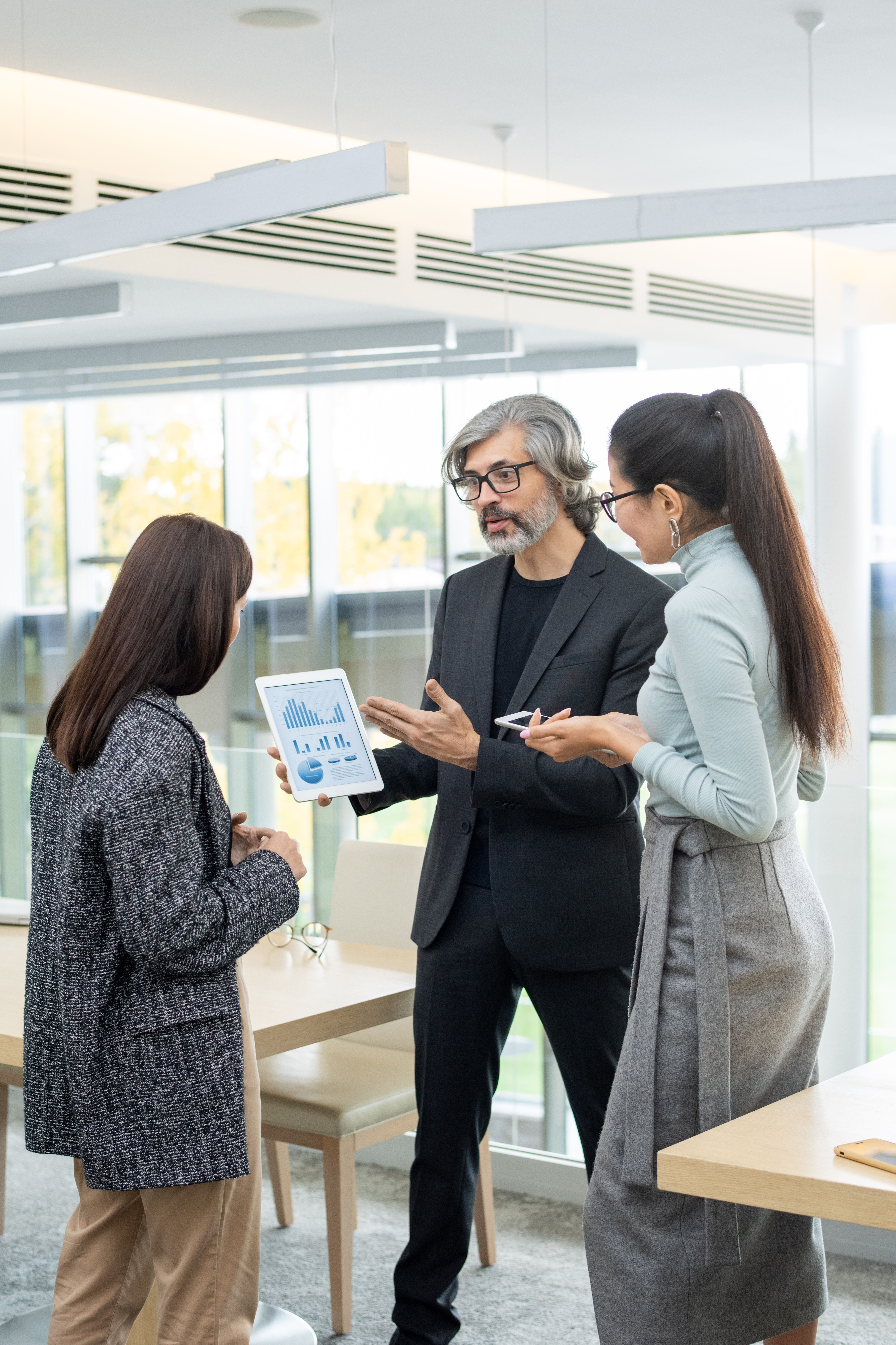 male-and-female-managers-planning-at-a-table-with-2025-04-05-18-41-33-utc-e1744246132191